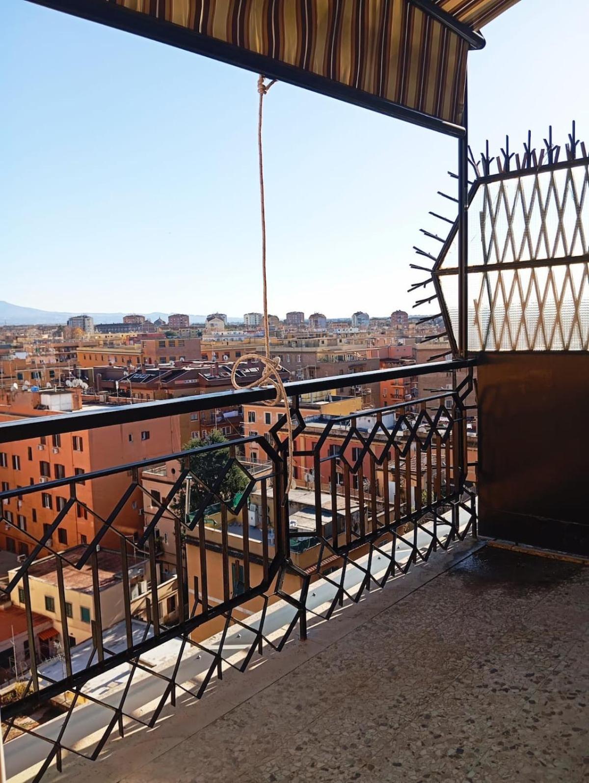 Panoramic Penthouse 10m From Metro A Appartamento